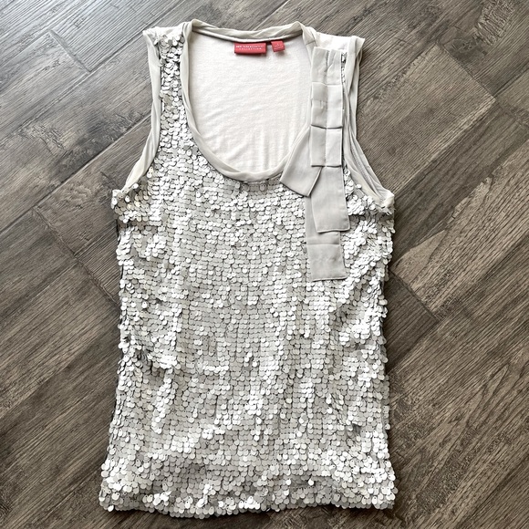 New York & Company Tops - New York & Co Light Gray Sequin Top Size Small